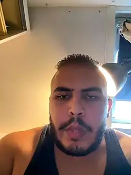 Arnold00071 online show from September 18, 2025, 1:03 pm