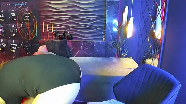 Snapshot of Layla_Glam chatting on December 16, 2025, 5:33 am Layla Glam online show from December 16, 2025, 5:33 am