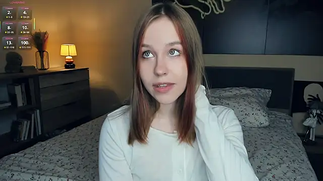 MaliaBourraine online show from October 9, 2025, 7:09 am