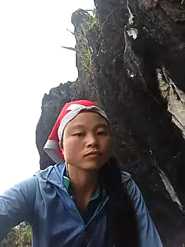 Snapshot of clara-cute chatting on October 28, 2025, 12:22 am clara-cute online show from October 28, 2025, 12:22 am