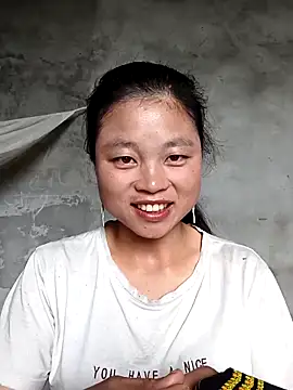 Snapshot of clara-cute chatting on October 4, 2025, 4:47 am clara-cute online show from October 4, 2025, 4:47 am