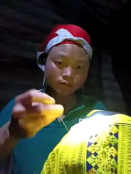 Snapshot of clara-cute chatting on October 28, 2025, 12:26 pm clara-cute online show from October 28, 2025, 12:26 pm