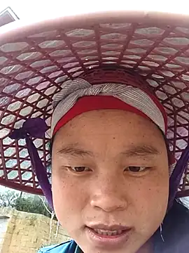 Snapshot of clara-cute chatting on October 29, 2025, 1:15 am clara-cute online show from October 29, 2025, 1:15 am