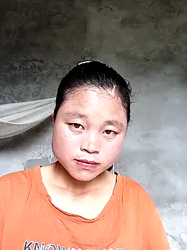 Snapshot of clara-cute chatting on October 6, 2025, 4:46 am clara-cute online show from October 6, 2025, 4:46 am