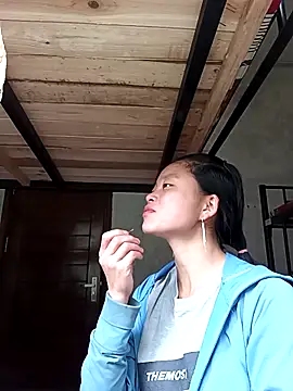 Snapshot of clara-cute chatting on October 26, 2025, 4:35 am clara-cute online show from October 26, 2025, 4:35 am