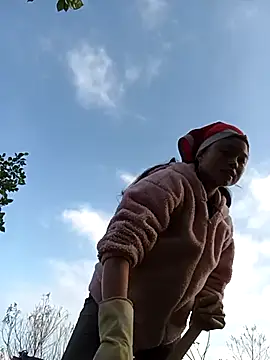 Snapshot of clara-cute chatting on October 23, 2025, 12:31 am clara-cute online show from October 23, 2025, 12:31 am