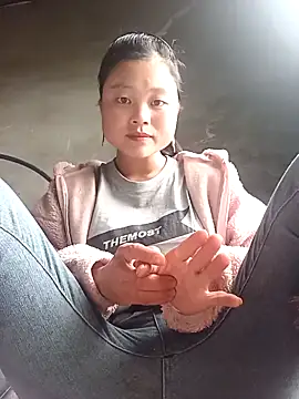 Snapshot of clara-cute chatting on October 25, 2025, 4:55 am clara-cute online show from October 25, 2025, 4:55 am