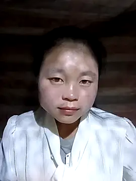 Snapshot of clara-cute chatting on October 9, 2025, 1:33 pm clara-cute online show from October 9, 2025, 1:33 pm