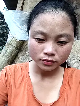 Snapshot of clara-cute chatting on October 5, 2025, 10:28 am clara-cute online show from October 5, 2025, 10:28 am