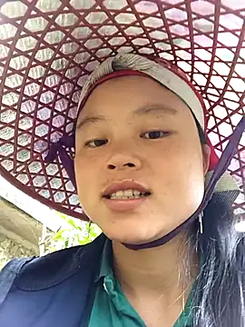 Snapshot of clara-cute chatting on October 9, 2025, 1:28 am clara-cute online show from October 9, 2025, 1:28 am