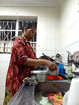 Snapshot of BubblyBeautiful chatting on November 7, 2025, 1:04 pm BubblyBeautiful online show from November 7, 2025, 1:04 pm