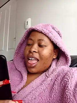 Snapshot of BubblyBeautiful chatting on October 19, 2025, 11:57 am BubblyBeautiful online show from October 19, 2025, 11:57 am