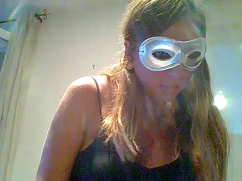 litalienne nina online show from September 18, 2025, 6:11 pm