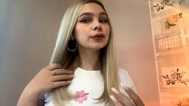 KylaCincotta online show from September 24, 2025, 7:15 am