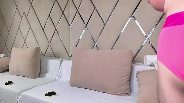 Snapshot of JesseCrosss chatting on October 7, 2025, 5:52 am JesseCrosss online show from October 7, 2025, 5:52 am