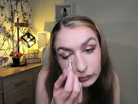 NinaBlond1 online show from November 14, 2025, 7:12 am