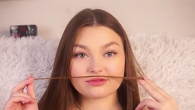 Snapshot of AlizaFoston chatting on October 5, 2025, 1:57 pm AlizaFoston online show from October 5, 2025, 1:57 pm