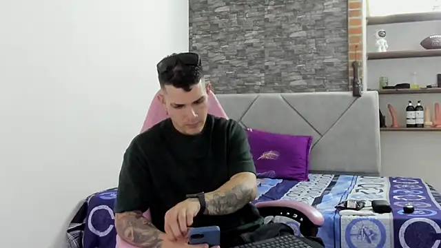 BooyHott  online show from January 8, 2026, 8:15 pm