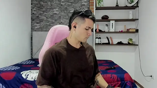 Snapshot of BooyHott_ chatting on February 27, 2026, 7:14 pm BooyHott online show from February 27, 2026, 7:14 pm