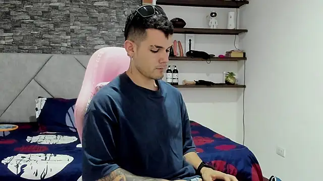 Snapshot of BooyHott_ chatting on March 1, 2026, 7:36 pm BooyHott online show from March 1, 2026, 7:36 pm