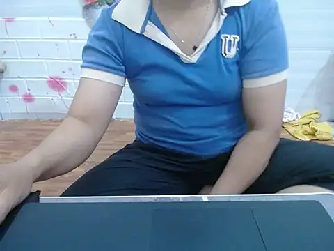 Snapshot of Hannie_26 chatting on November 6, 2025, 1:04 pm Hannie 26 online show from November 6, 2025, 1:04 pm