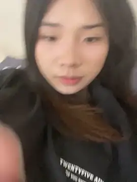 Snapshot of -Tania- chatting on October 17, 2025, 8:17 am -Tania- online show from October 17, 2025, 8:17 am