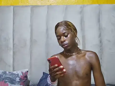 Snapshot of SexyBear012 chatting on October 29, 2025, 5:06 am SexyBear012 online show from October 29, 2025, 5:06 am