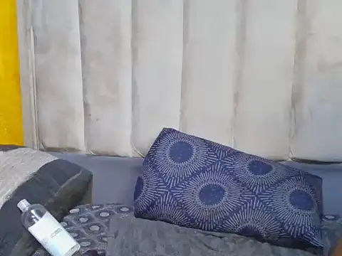 Snapshot of SexyBear012 chatting on October 22, 2025, 9:20 am SexyBear012 online show from October 22, 2025, 9:20 am