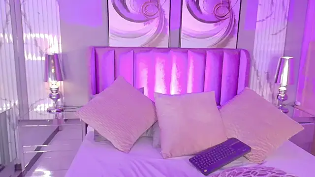 LuisaJonnes  online show from September 21, 2025, 12:54 pm