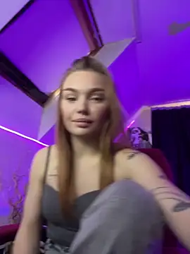 Snapshot of KitsyMoore chatting on September 21, 2025, 3:50 pm KitsyMoore online show from September 21, 2025, 3:50 pm