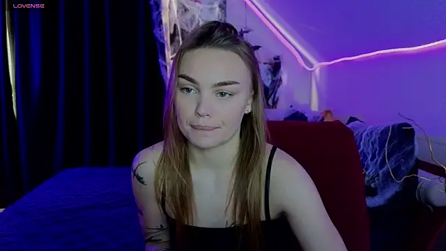 Snapshot of KitsyMoore chatting on November 1, 2025, 1:16 pm KitsyMoore online show from November 1, 2025, 1:16 pm