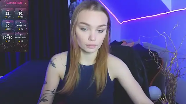 Snapshot of KitsyMoore chatting on October 6, 2025, 1:01 pm KitsyMoore online show from October 6, 2025, 1:01 pm