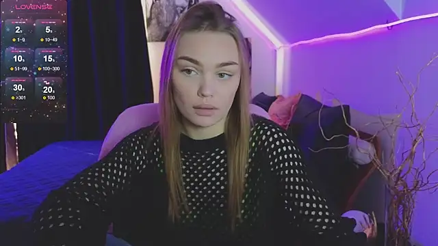 Snapshot of KitsyMoore chatting on October 18, 2025, 1:13 pm KitsyMoore online show from October 18, 2025, 1:13 pm