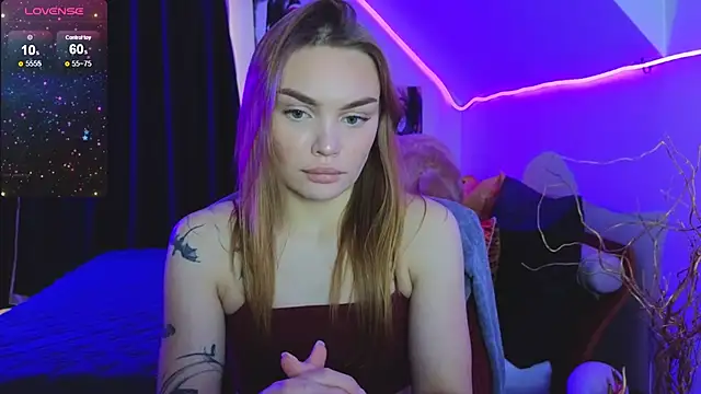 Snapshot of KitsyMoore chatting on October 15, 2025, 1:19 pm KitsyMoore online show from October 15, 2025, 1:19 pm