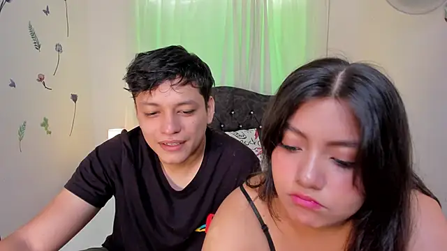 Snapshot of raiderandroxie chatting on October 4, 2025, 1:45 pm raiderandroxie online show from October 4, 2025, 1:45 pm