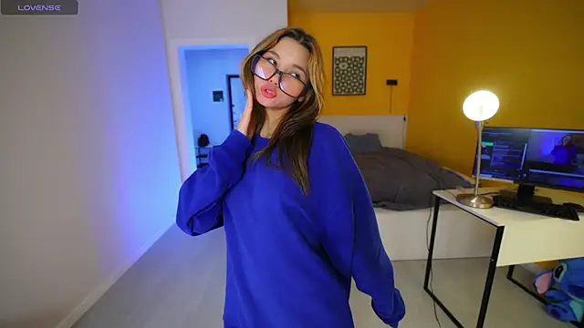 Snapshot of lovekissmes chatting on October 17, 2025, 2:30 pm lovekissmes online show from October 17, 2025, 2:30 pm