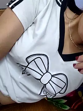 Snapshot of phuongxinhxan chatting on October 4, 2025, 3:02 pm phuongxinhxan online show from October 4, 2025, 3:02 pm