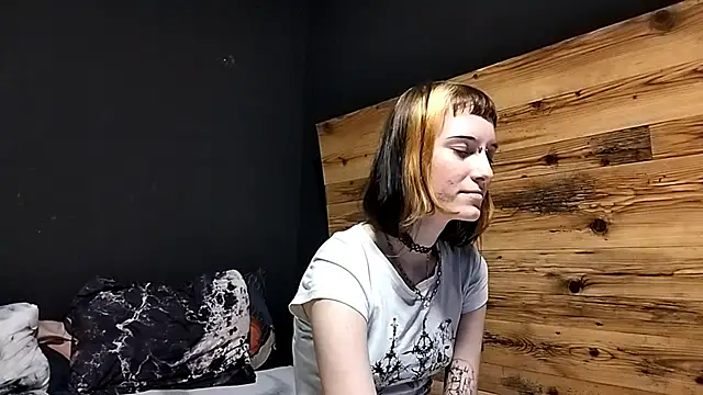 JenaeRadloff online show from October 7, 2025, 6:25 am