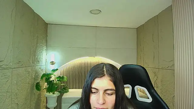 dany r  online show from November 21, 2025, 12:37 pm