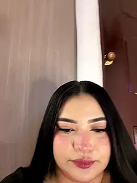 Snapshot of Mericute_ chatting on November 9, 2025, 1:53 am Mericute online show from November 9, 2025, 1:53 am