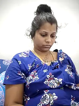 sweetqueen143 online show from April 6, 2026, 5:14 pm