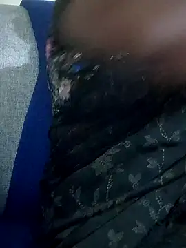 sweetqueen143 online show from November 11, 2025, 4:46 pm