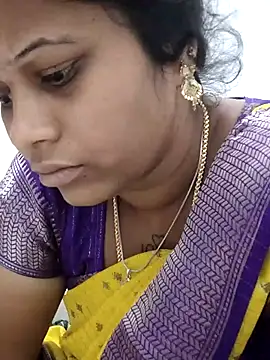 sweetqueen143 online show from February 18, 2026, 8:33 am