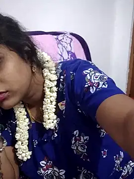 sweetqueen143 online show from May 6, 2026, 6:01 pm