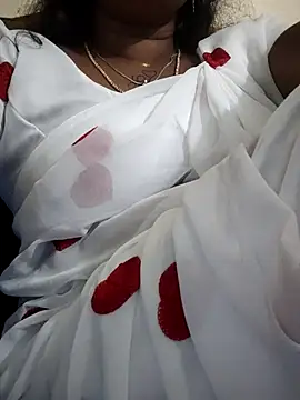 sweetqueen143 online show from November 2, 2025, 1:38 pm