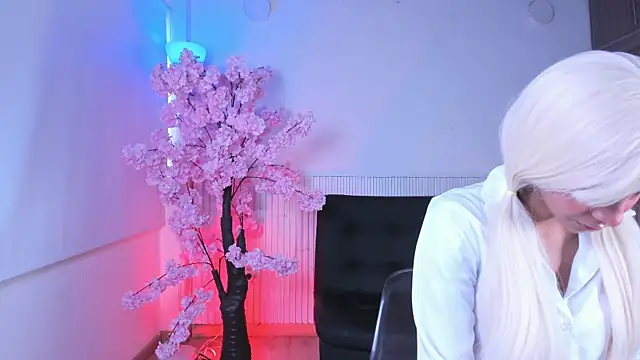 natalia blue online show from September 19, 2025, 4:11 pm