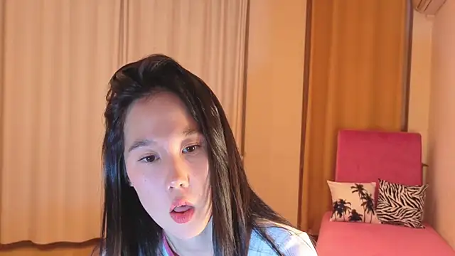 Snapshot of Reina__chan chatting on September 21, 2025, 6:24 pm Reina chan online show from September 21, 2025, 6:24 pm