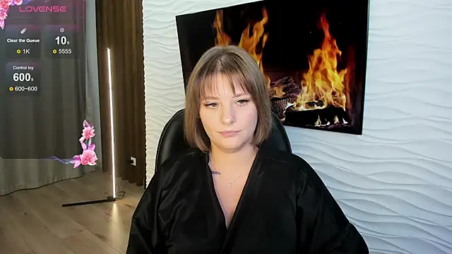 Emma Creamy online show from September 19, 2025, 11:47 am