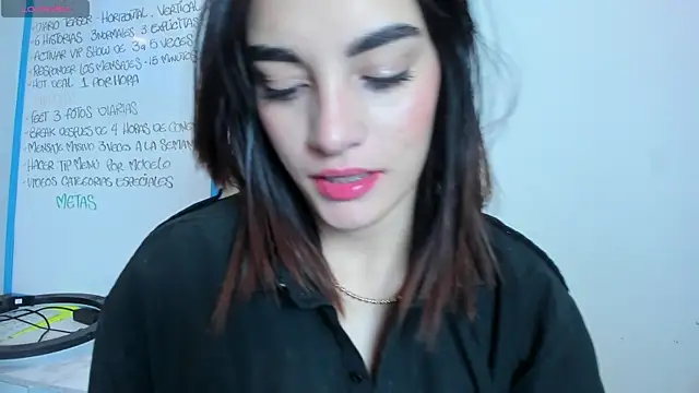 Snapshot of Maddy_Rouse1 chatting on October 2, 2025, 3:32 am Maddy Rouse1 online show from October 2, 2025, 3:32 am