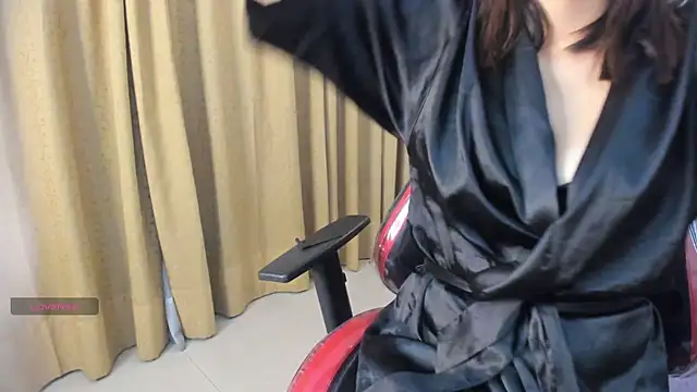 Snapshot of Maddy_Rouse1 chatting on October 15, 2025, 3:16 am Maddy Rouse1 online show from October 15, 2025, 3:16 am